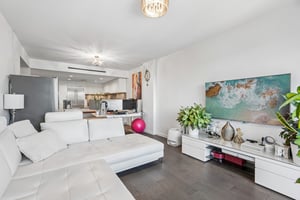 Adolphus Ave 410-S3008-003.jpg