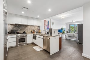 Adolphus Ave 410-S3008-004.jpg