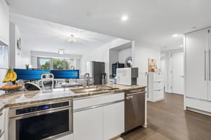 Adolphus Ave 410-S3008-006.jpg