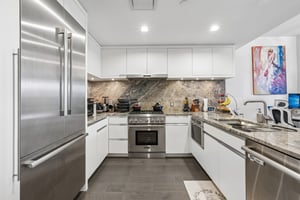 Adolphus Ave 410-S3008-008.jpg