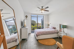 Adolphus Ave 410-S3008-019.jpg