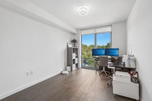 Adolphus Ave 410-S3008-020.jpg
