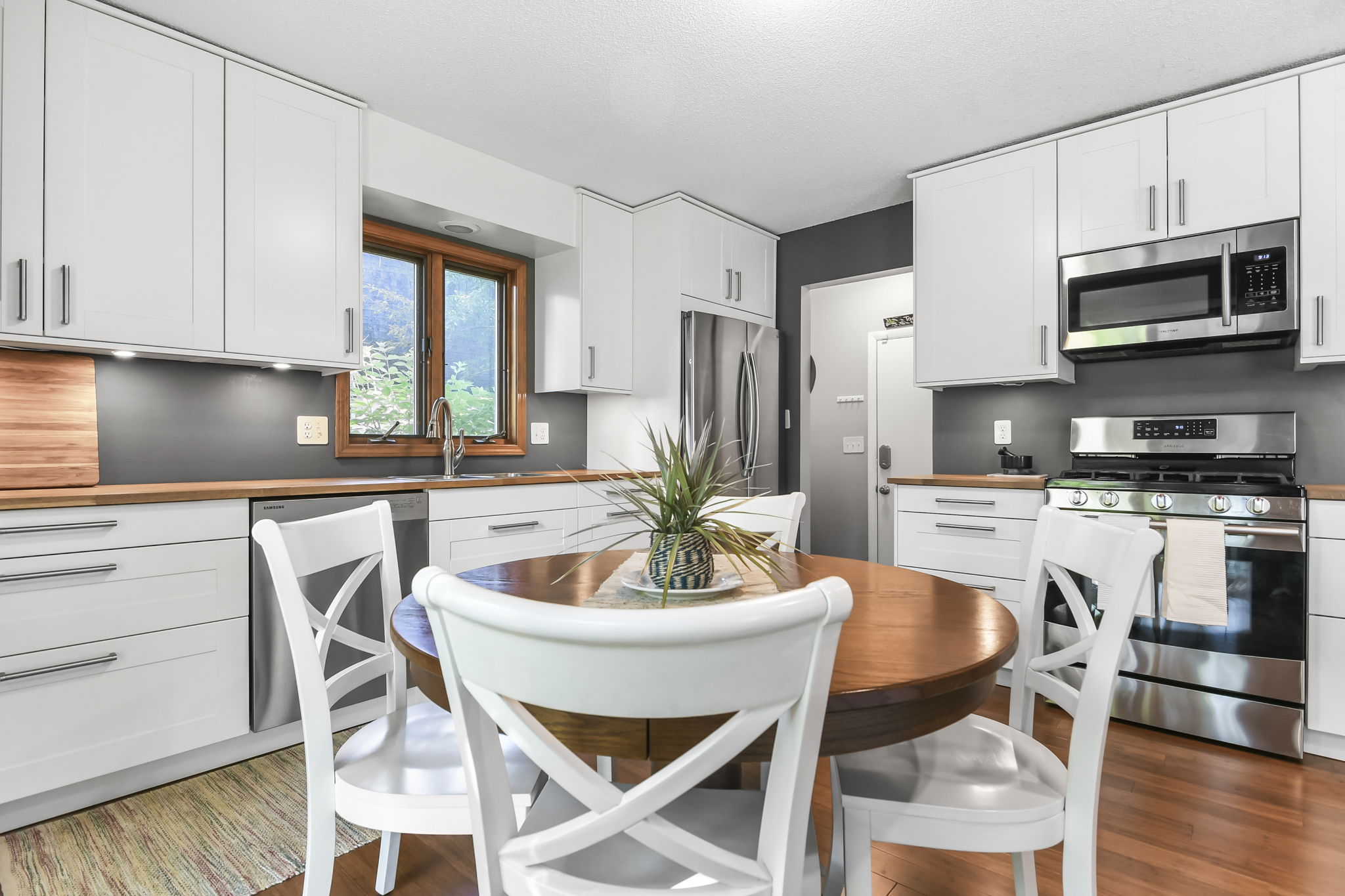 320 Astoria Rd, Springfield, IL 62704 Design Eyes Photography