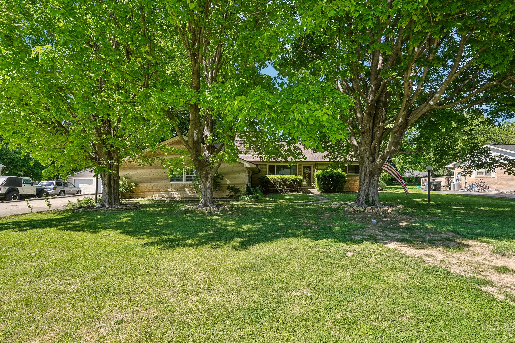 Maple St-S1205-062.jpg