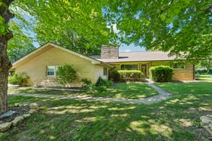Maple St-S1205-002.jpg