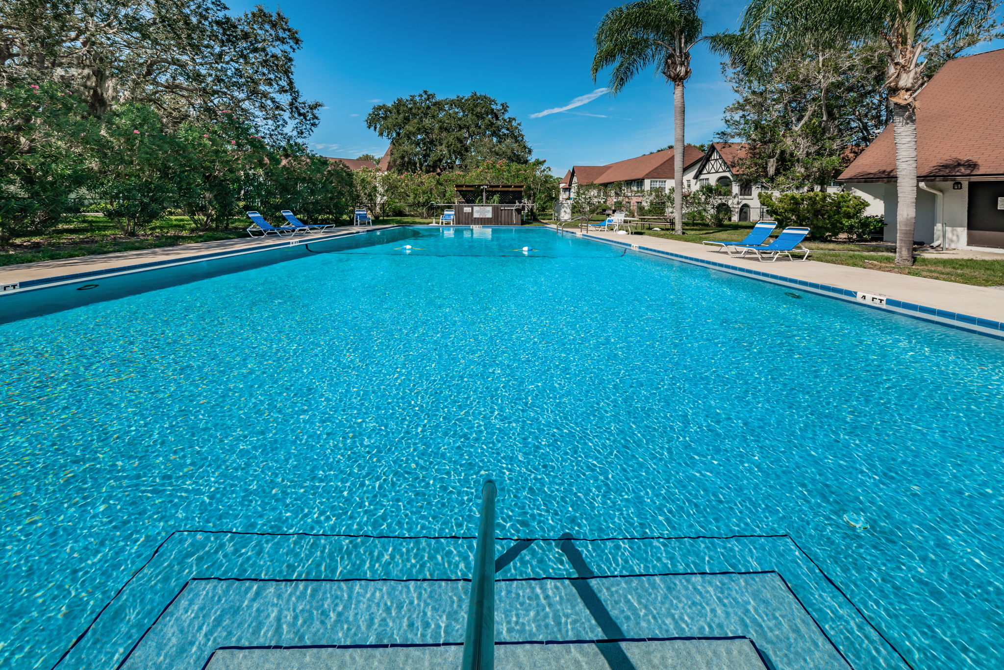 4-Harbour Town Pool