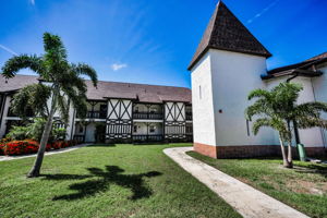 Front Exterior5