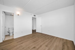 Primary Bedroom1b