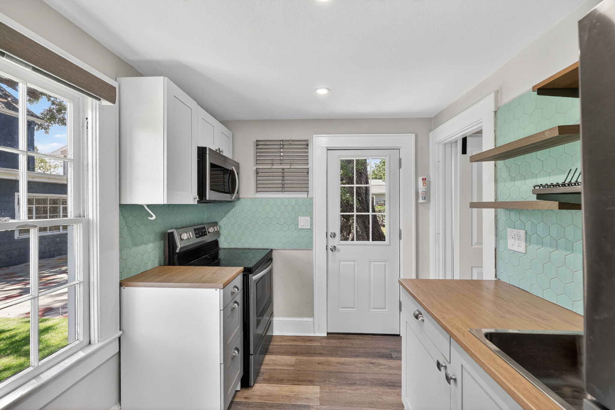  Photo 49