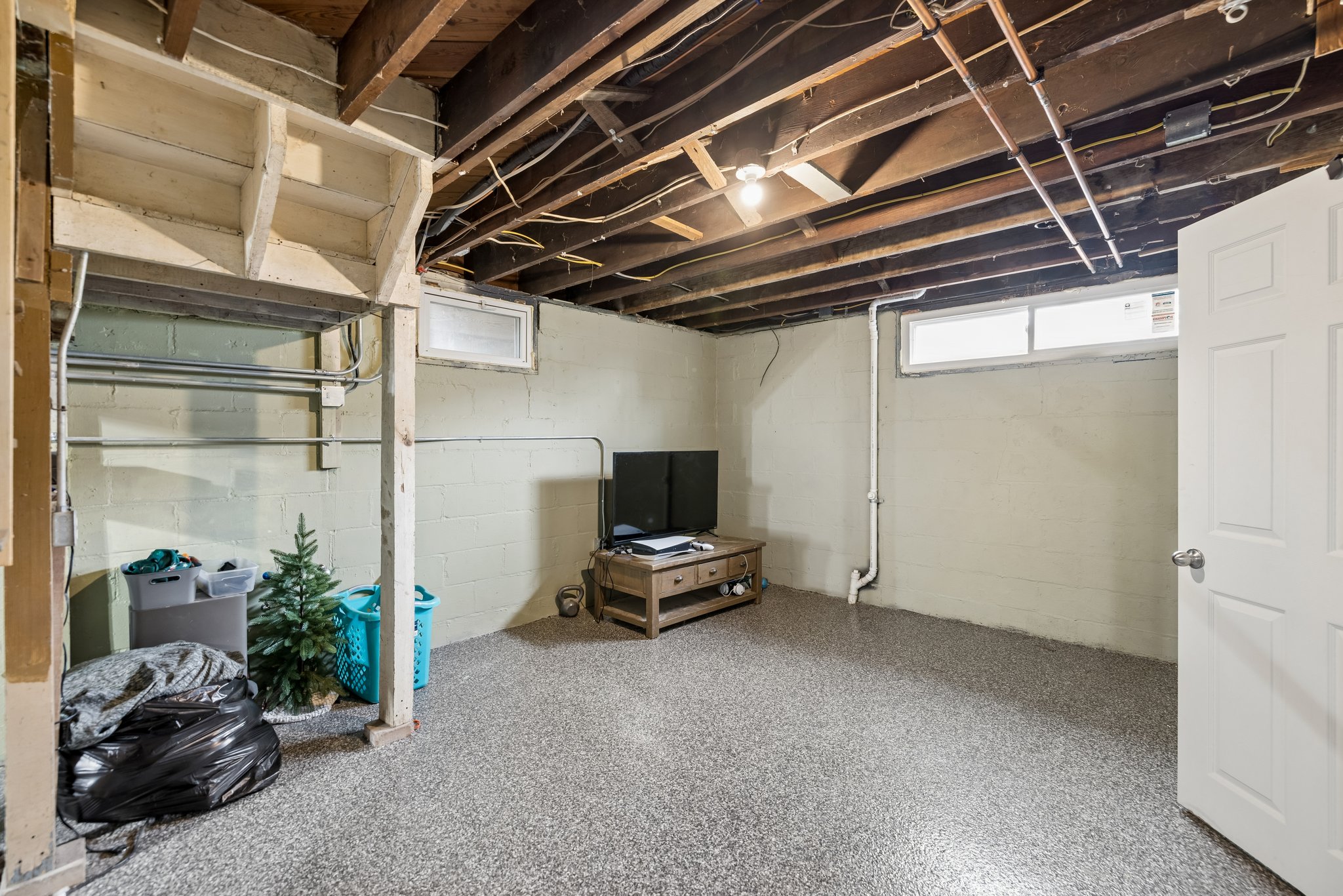 8420 - 320 North St_019.jpg