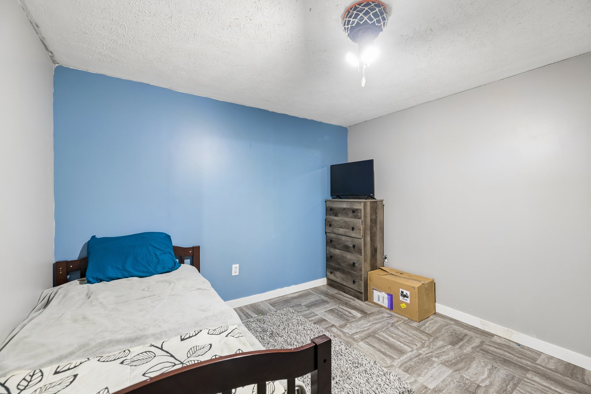 8420 - 320 North St_023.jpg