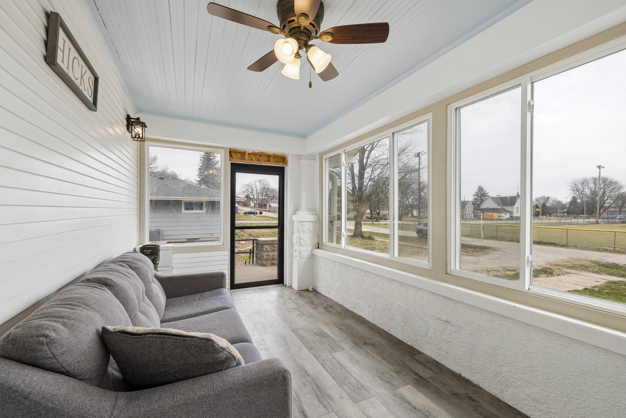 8420 - 320 North St_028.jpg