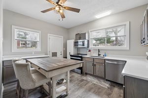 8420 - 320 North St_005.jpg