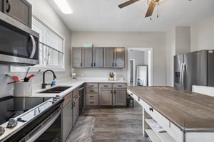 8420 - 320 North St_006.jpg