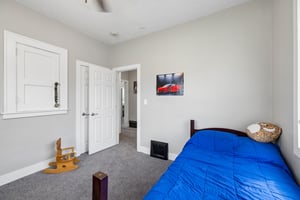 8420 - 320 North St_012.jpg