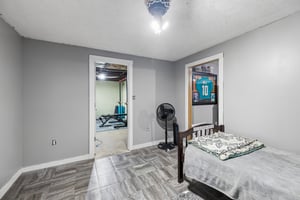 8420 - 320 North St_024.jpg