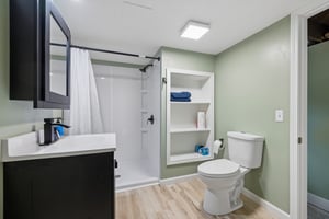 8420 - 320 North St_027.jpg