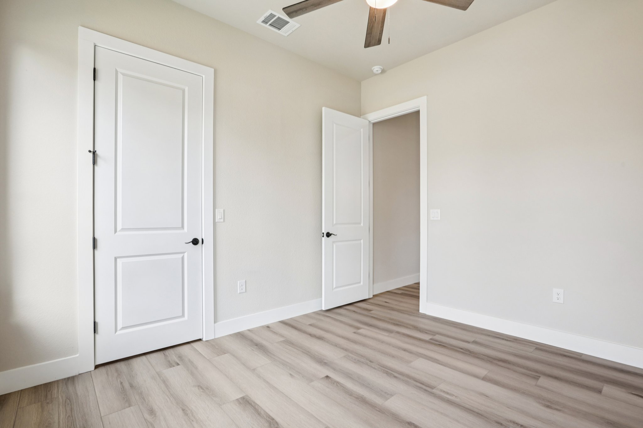 Yellow Ribbon Trl-S0910-040.jpg