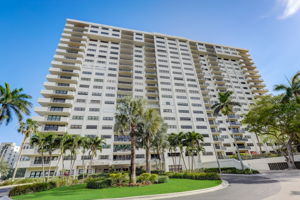 Port Royale Dr N 1207-001