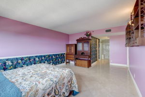 Port Royale Dr N 1207-020