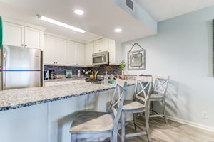 Kitchen/Breakfast Area