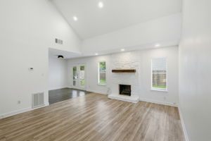Living/Breakfast Area