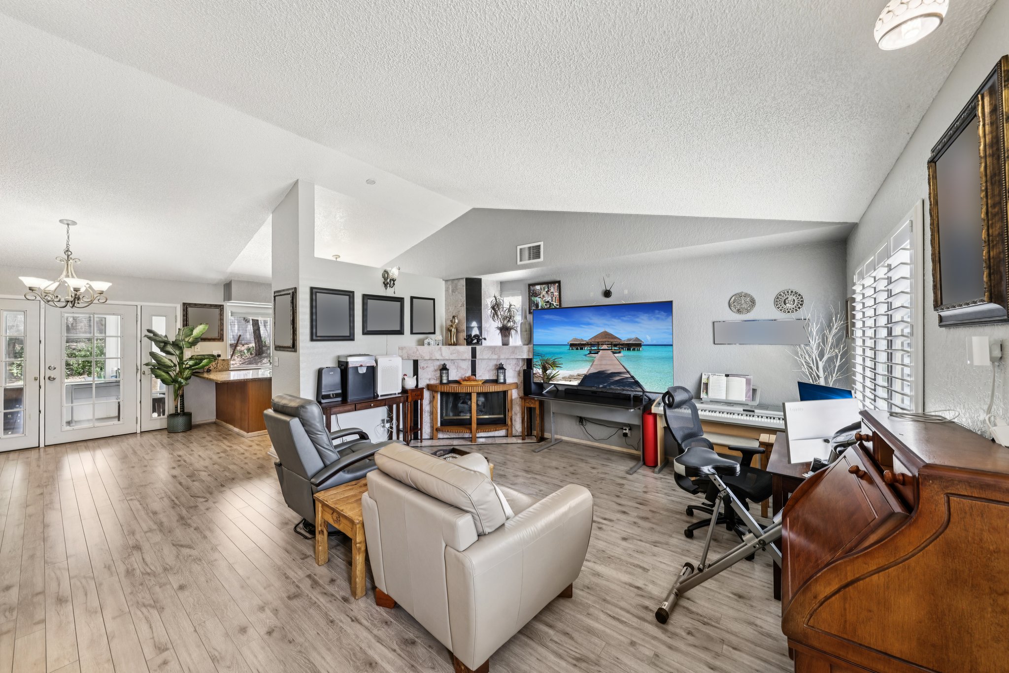 Beacon Shores Cir-0606-006.jpg