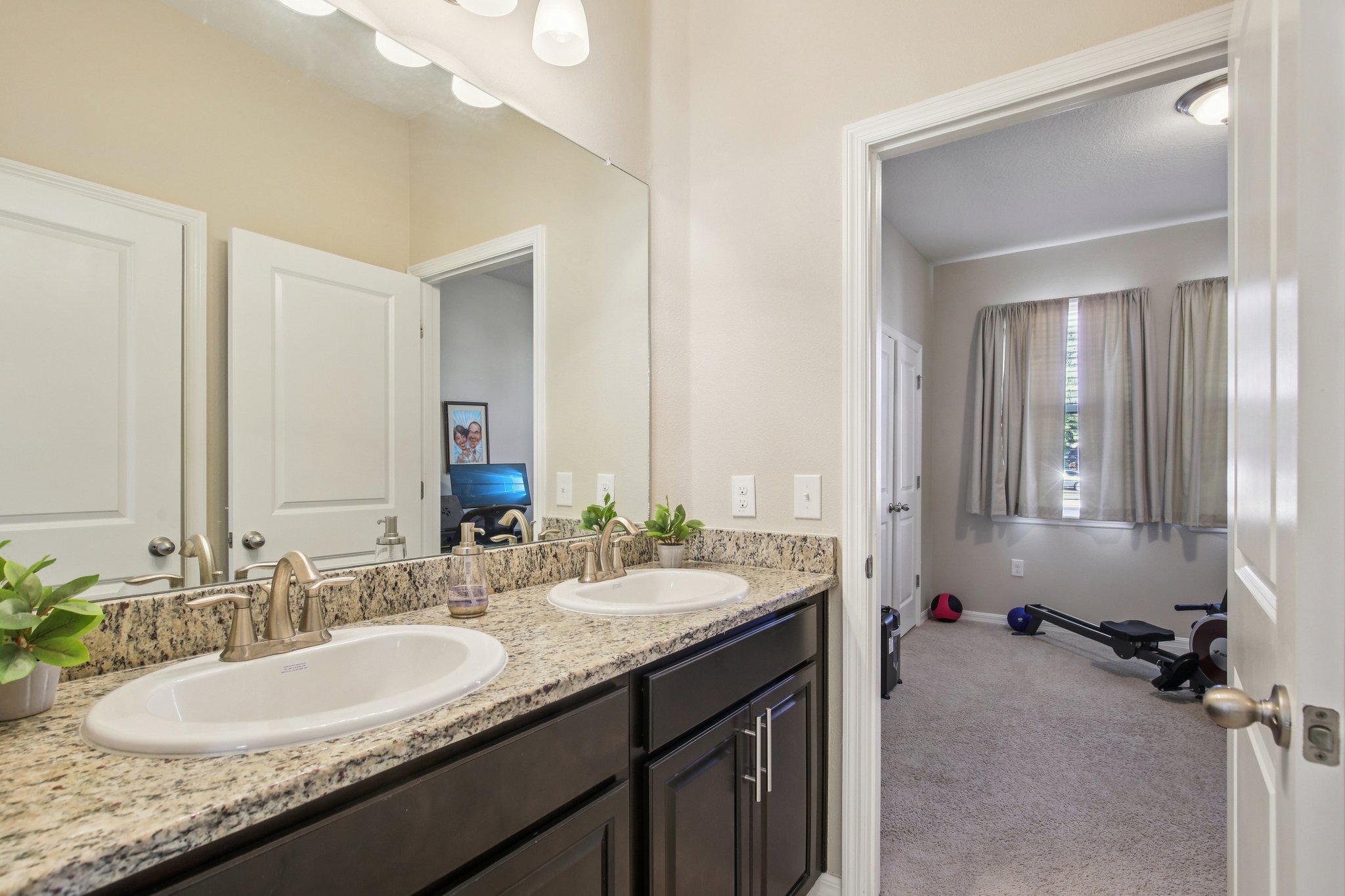 Goddard Dr-S0902-025.jpg