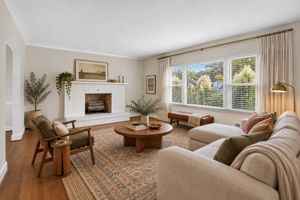 virtually staged: living room