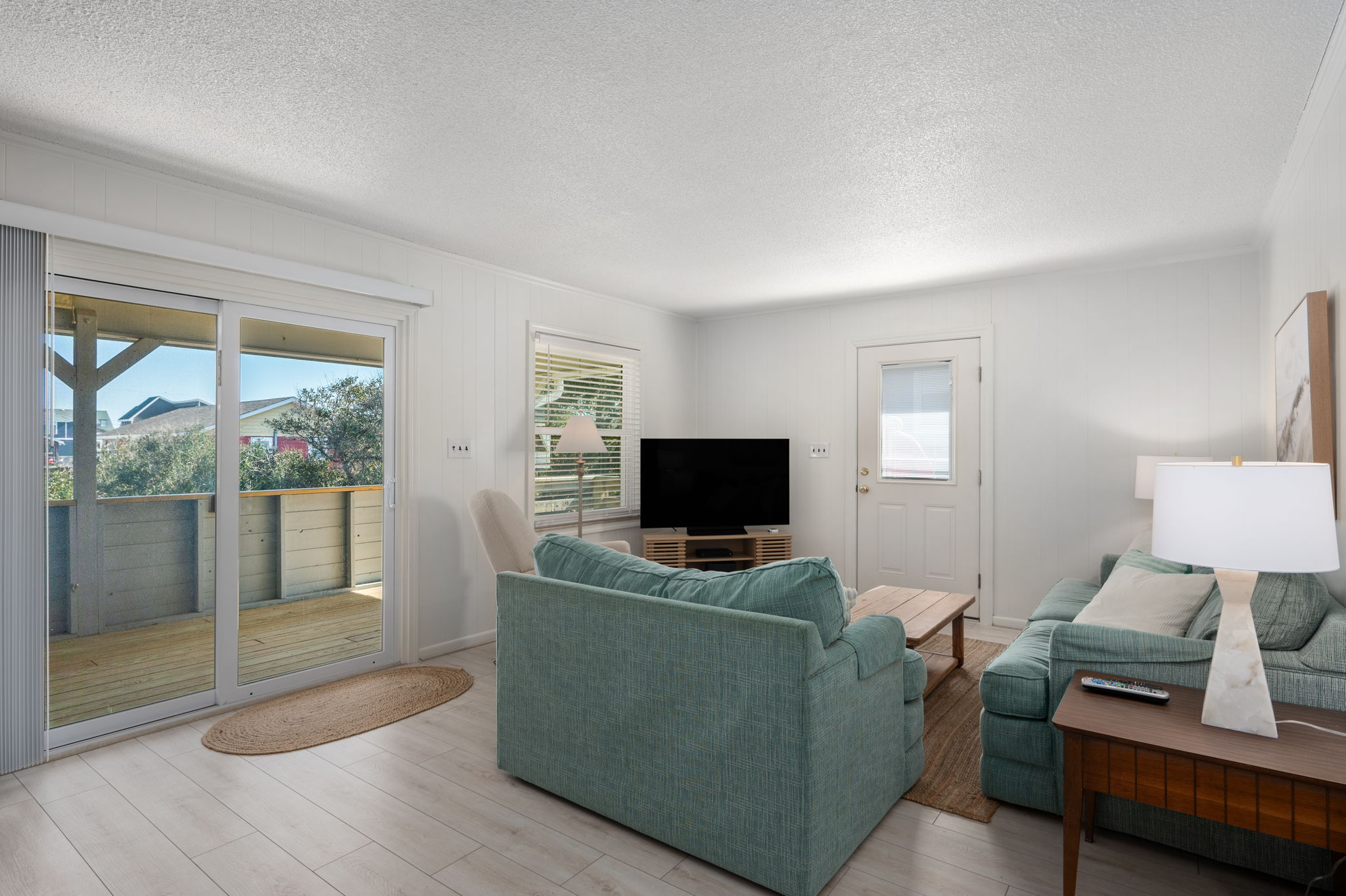 3205-S-Wrightsville-Ave-Living