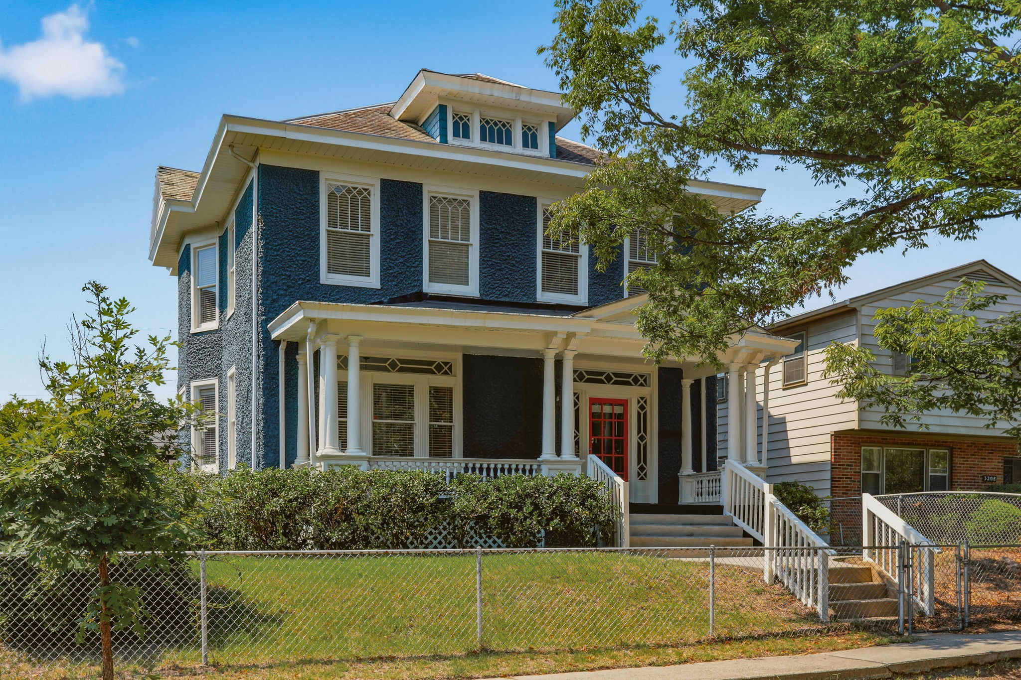 01-Exterior Front