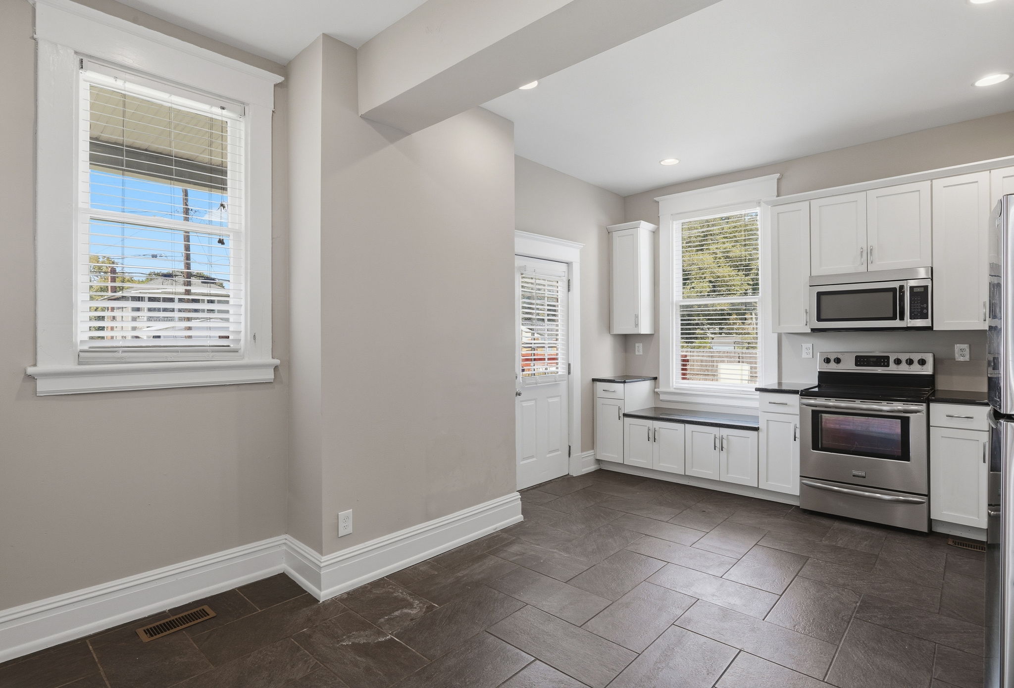13-Kitchen