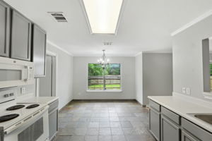 Kitchen/Breakfast Area
