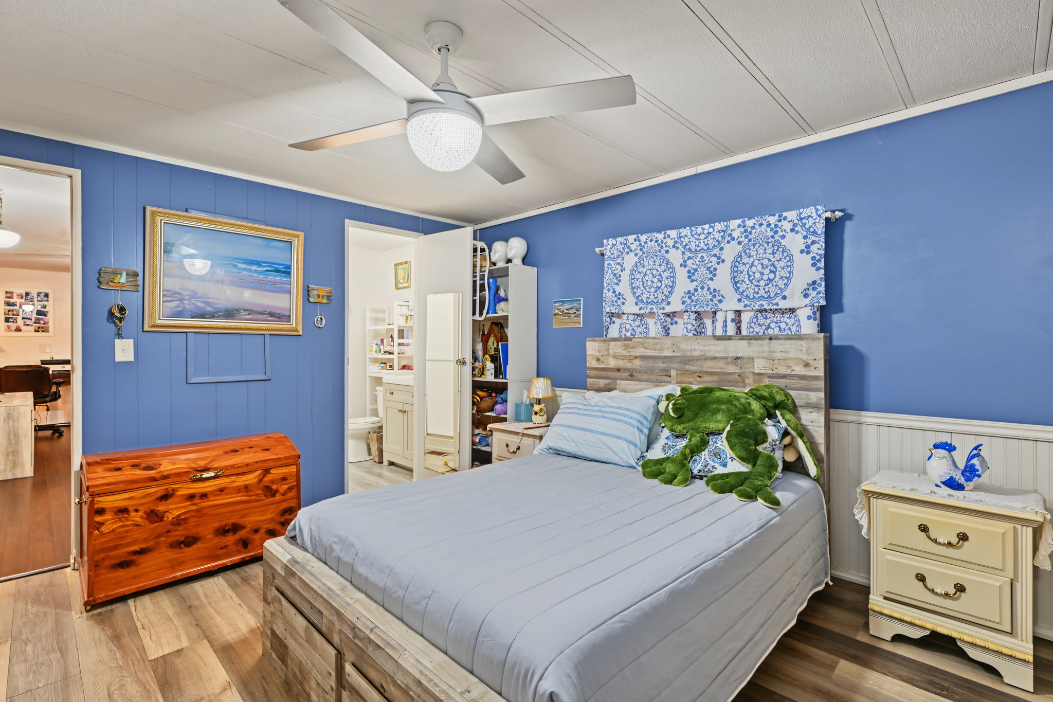 Primary Bedroom1d