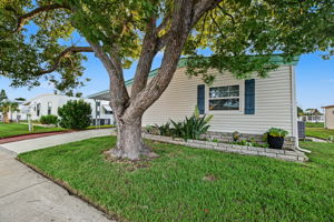 Front Exterior3