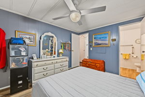 Primary Bedroom1c
