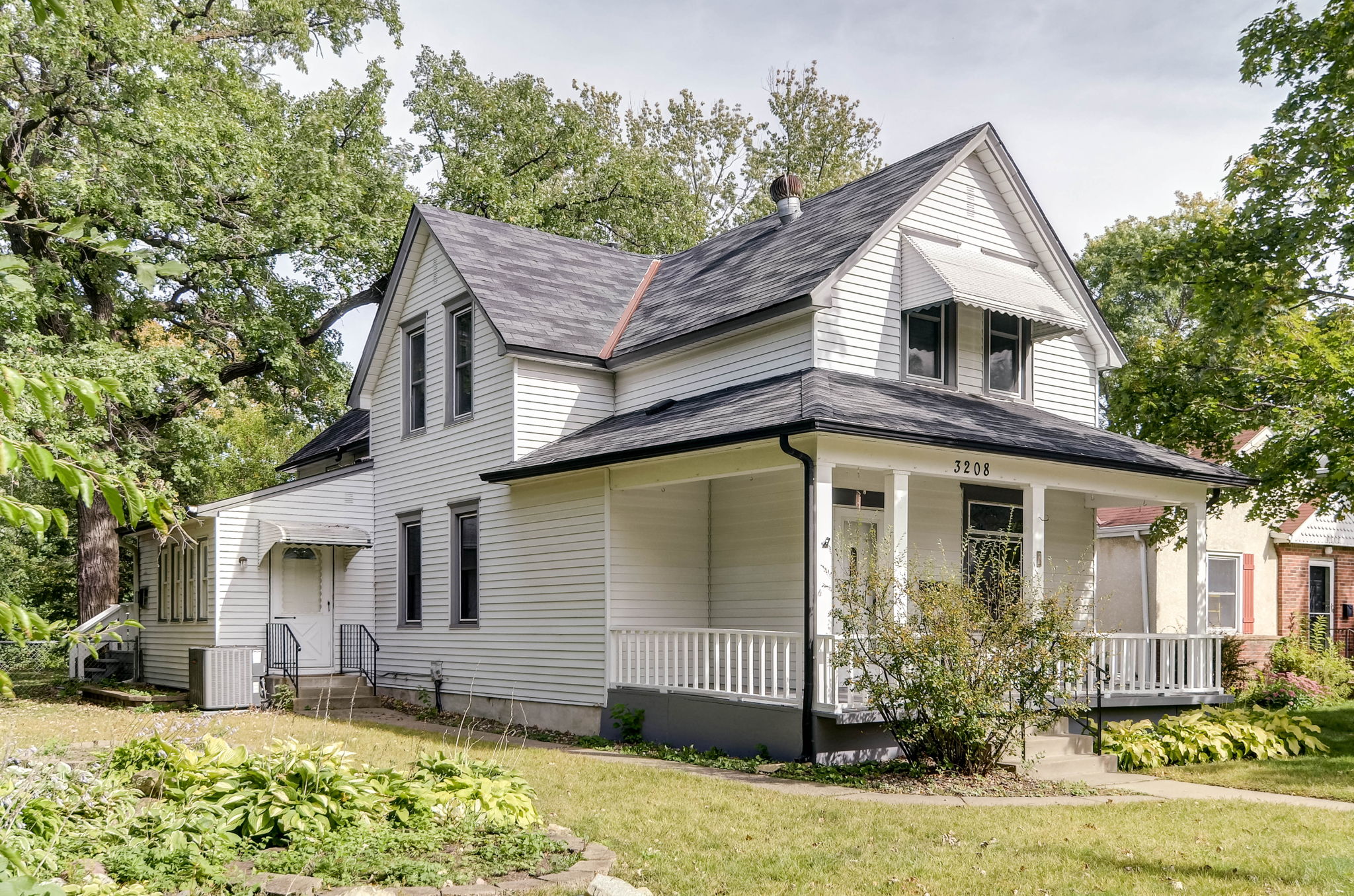  3208 East 25th Street, Minneapolis, MN 55406, US