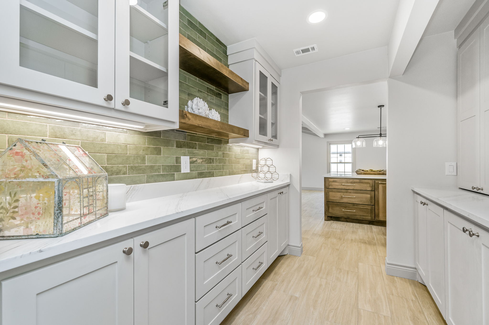 3208 S Austin St 06