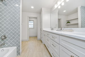 3208 S Austin St 17