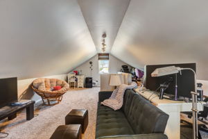 W Brenton Dr-040