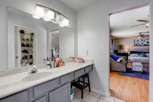 W Brenton Dr-047