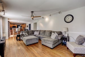 W Brenton Dr-010