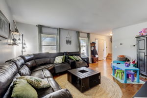 W Brenton Dr-028
