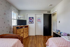 W Brenton Dr-034
