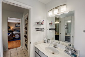 W Brenton Dr-049