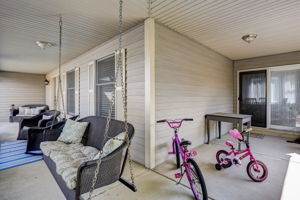 W Brenton Dr-003