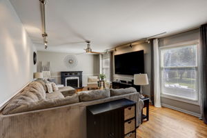 W Brenton Dr-006
