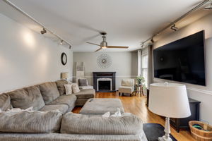 W Brenton Dr-007