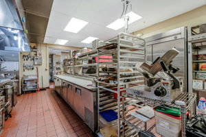  Photo 43