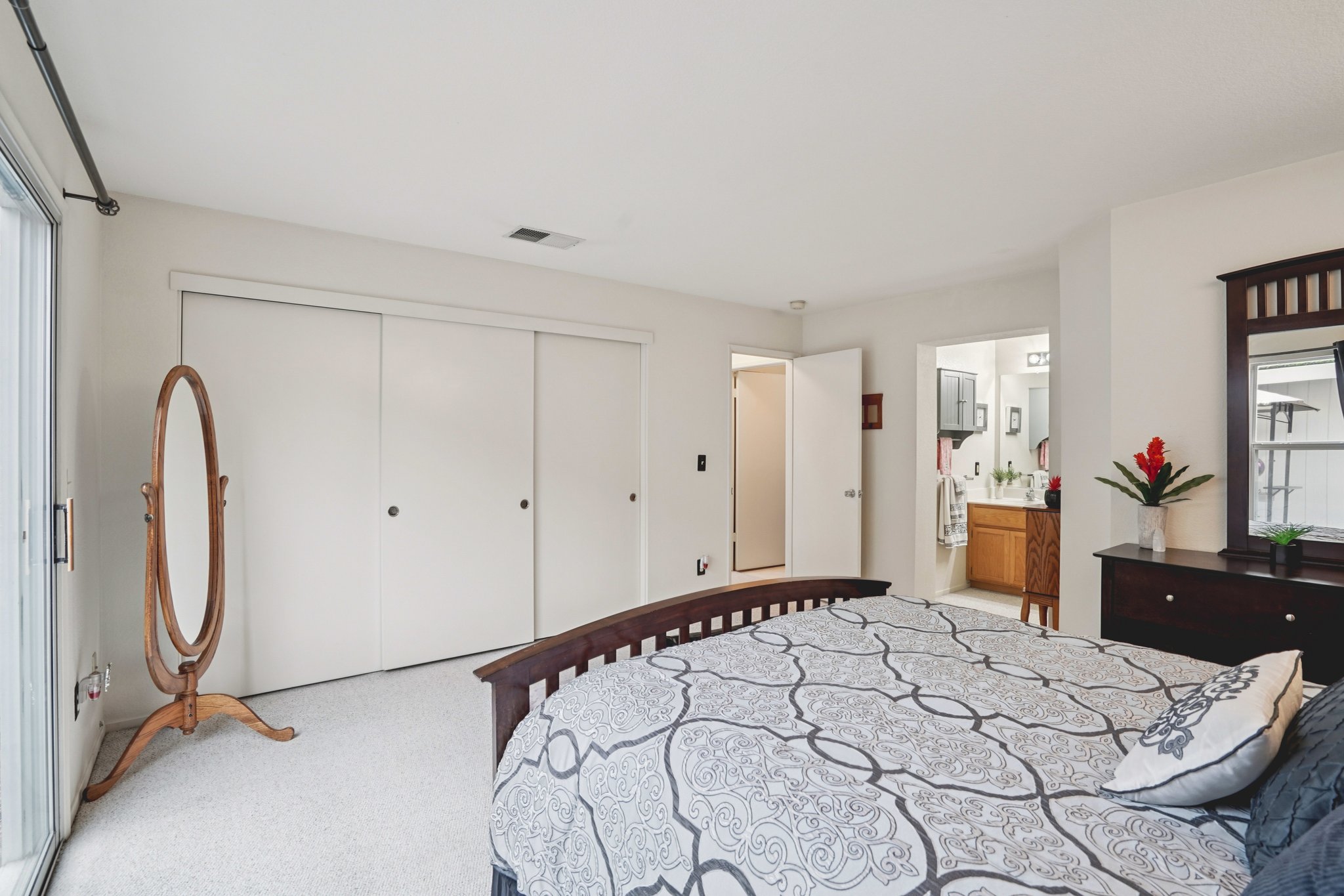 Baird Dr-S0601-021.jpg